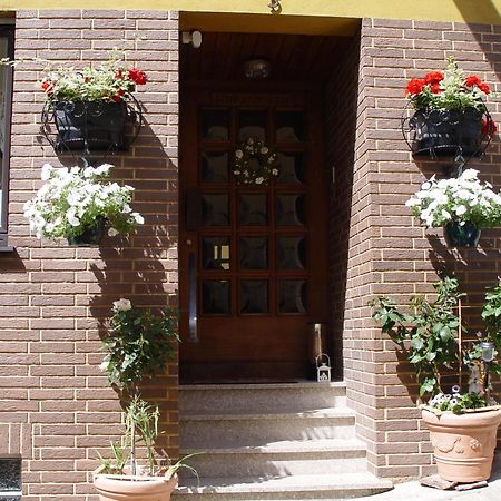 Gaestehaus Am Roemerbad Цел ан дер Мозел Екстериор снимка