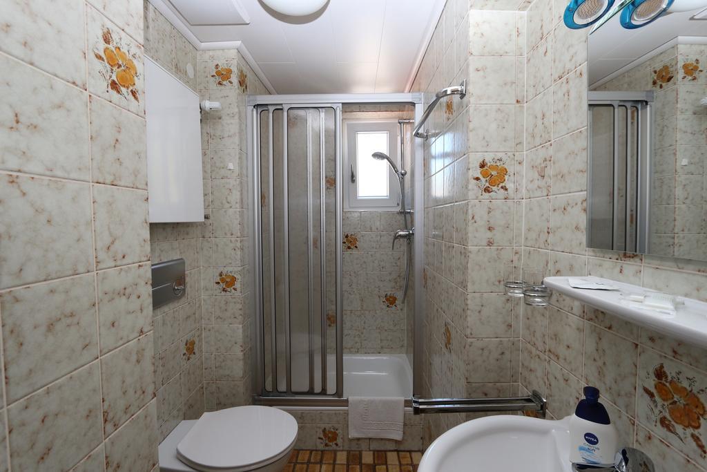 Gaestehaus Am Roemerbad Цел ан дер Мозел Екстериор снимка