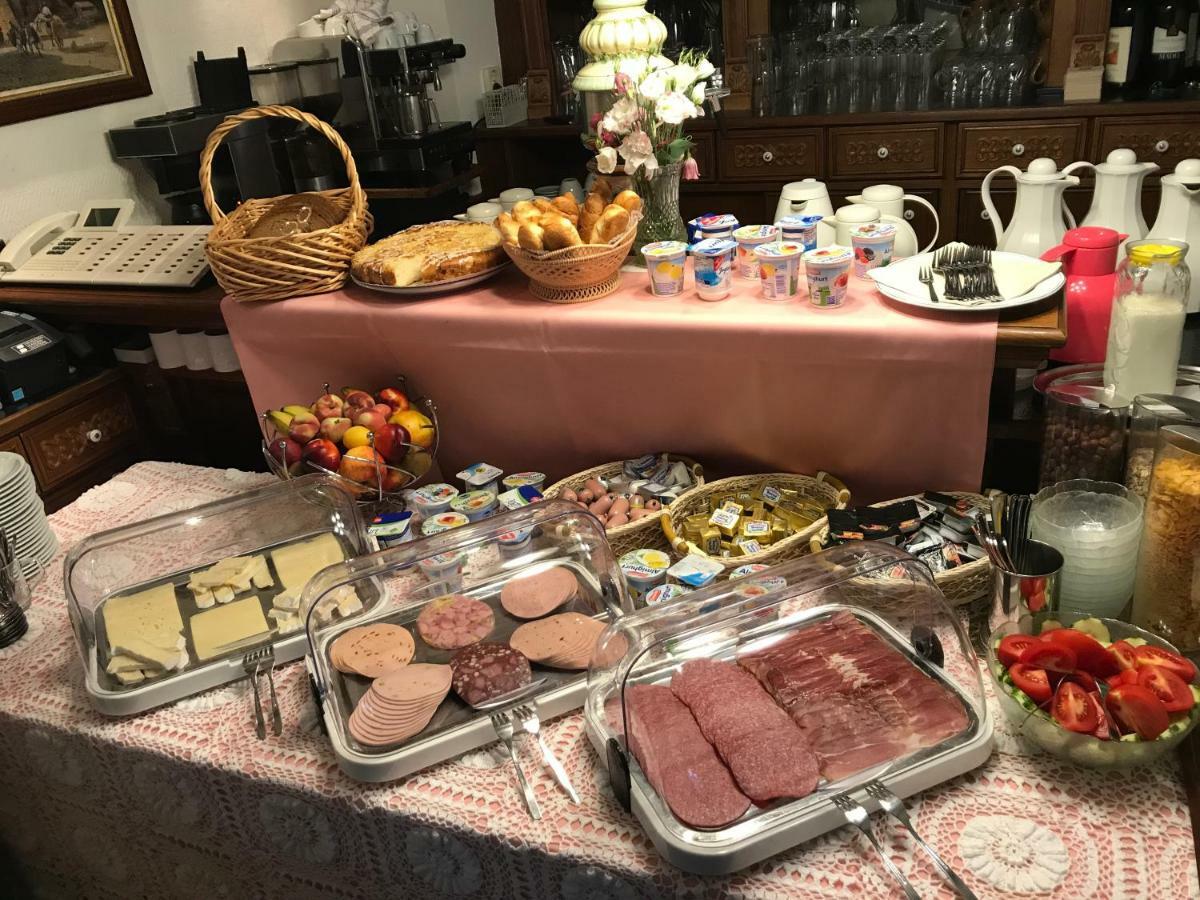 Gaestehaus Am Roemerbad Цел ан дер Мозел Екстериор снимка